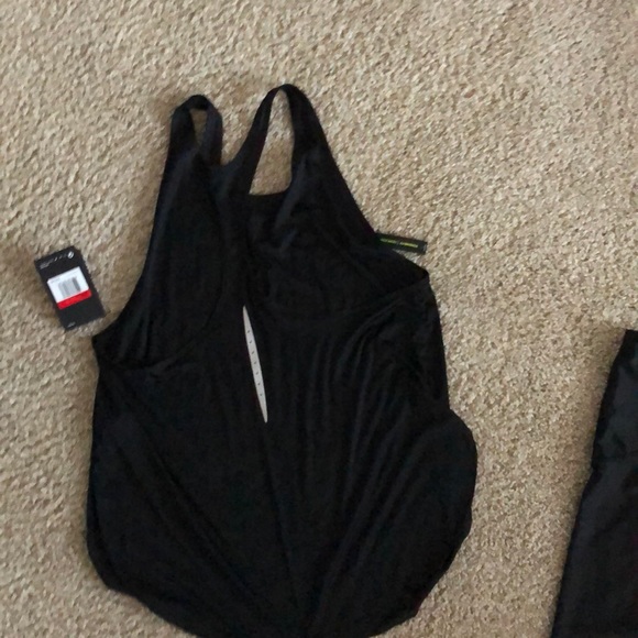 Women’s - Picture 4 of 4